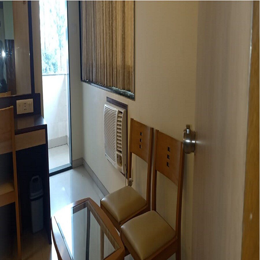 Side Image 1