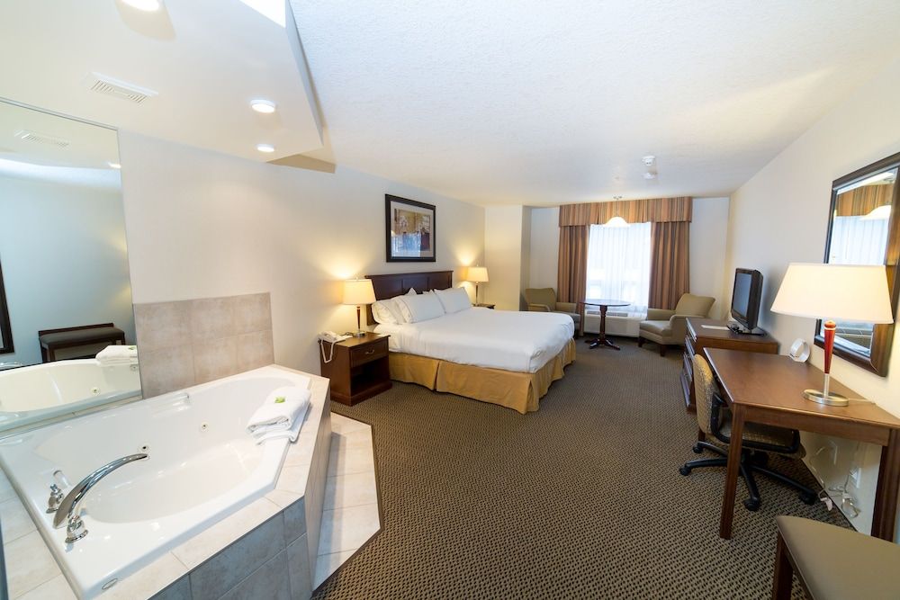 Standard Room, 1 King Bed, Accessible, Jetted Tub