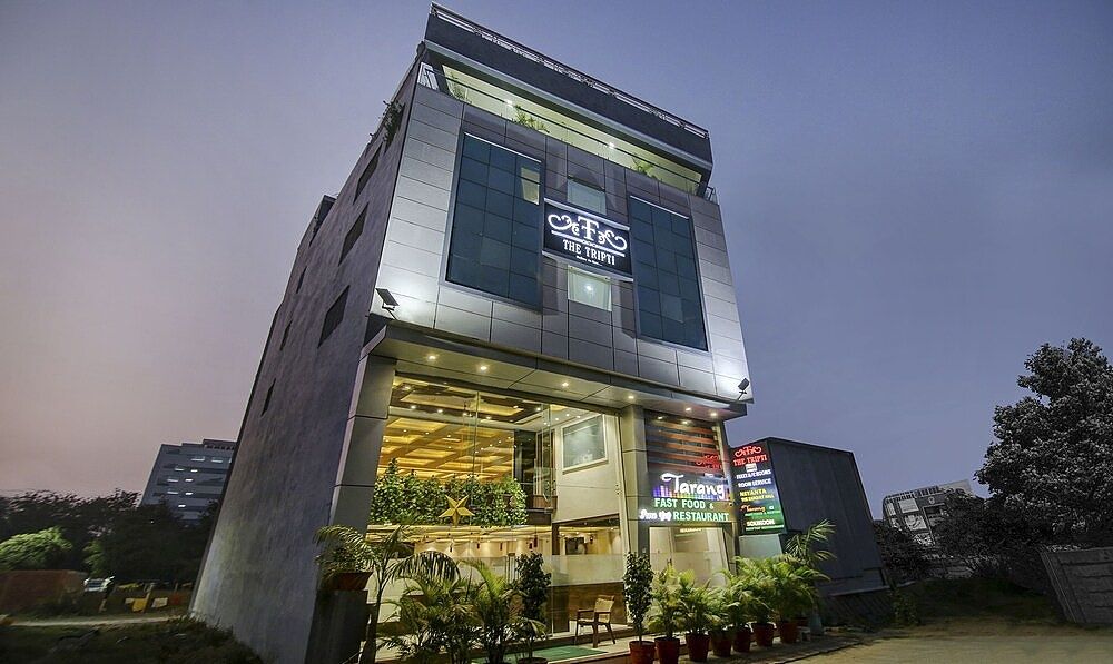 Front of property - evening/night