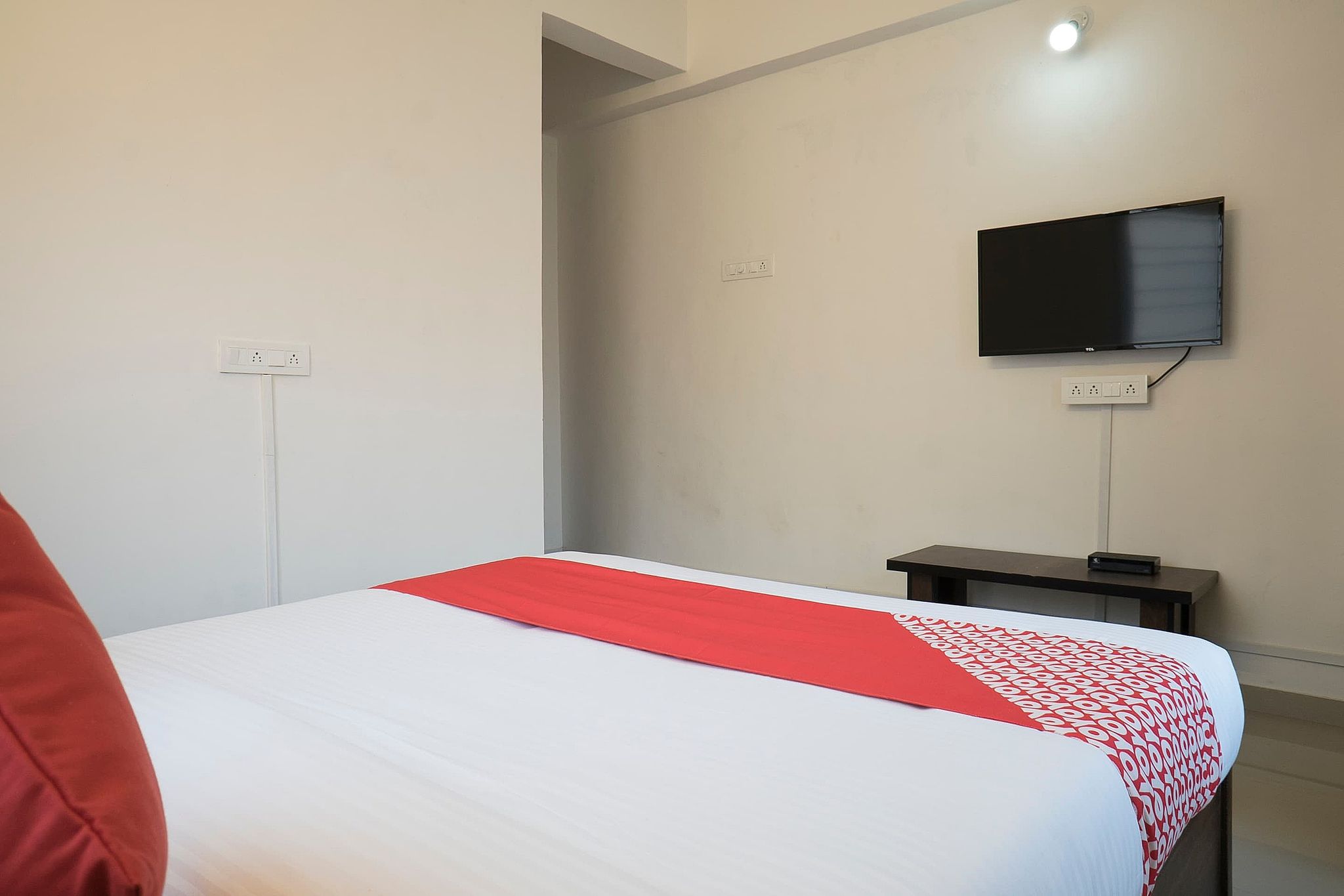 Hotel O RVC Hospitality Near Pune Airport Classic 2