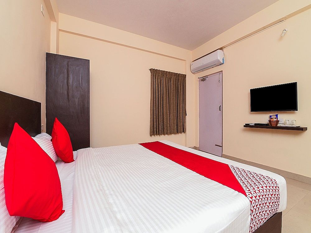 undefined OYO 22782 Akshara Suites 5