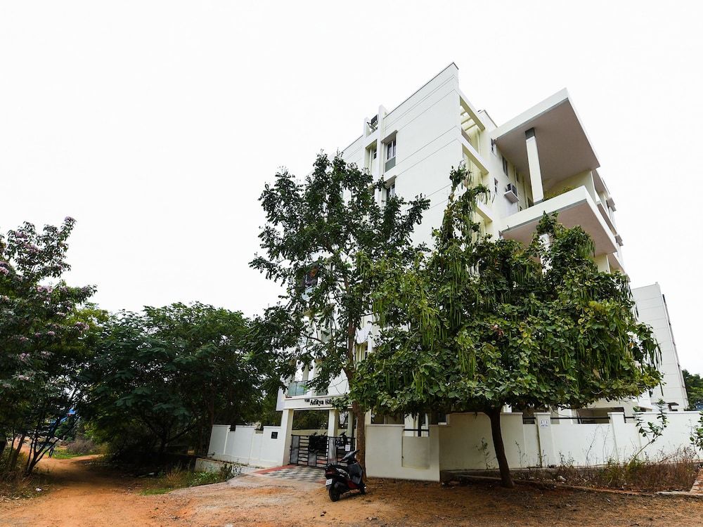 undefined OYO 22782 Akshara Suites 2