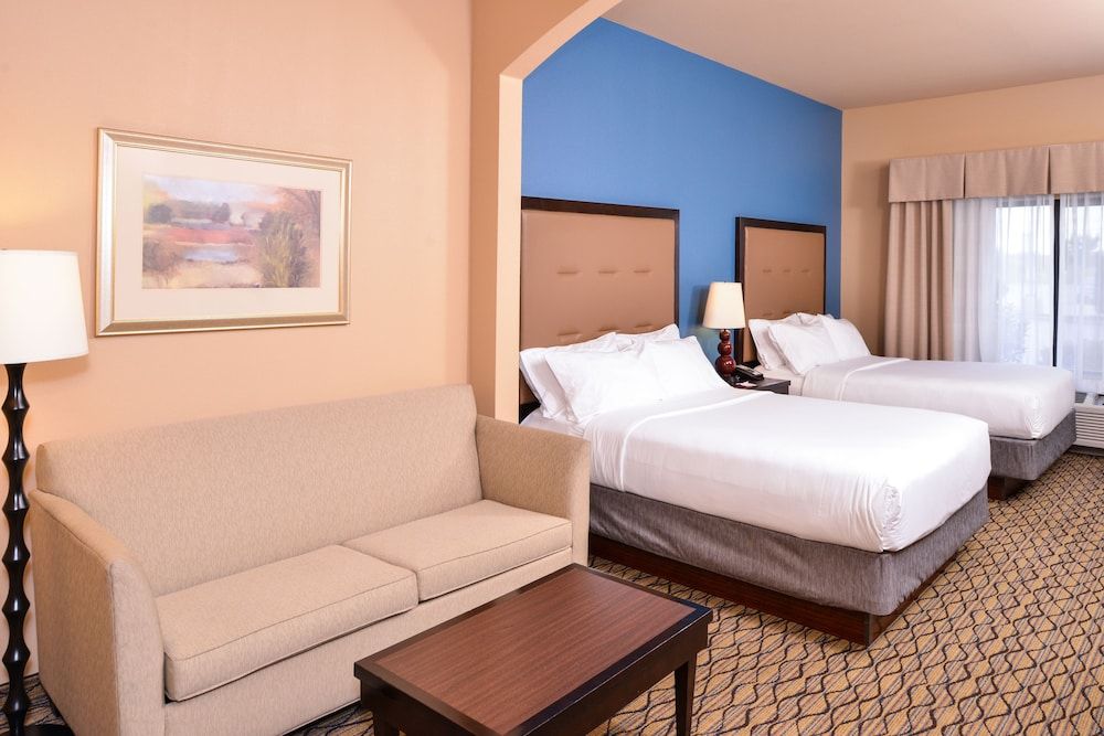 Suite, 2 Queen Beds
