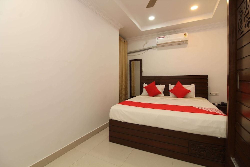 OYO 37499 Saba Service Apartments Basic Double Room 8