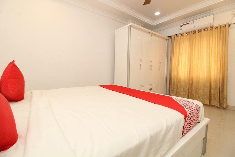 OYO 37499 Saba Service Apartments Deluxe Double Room 6