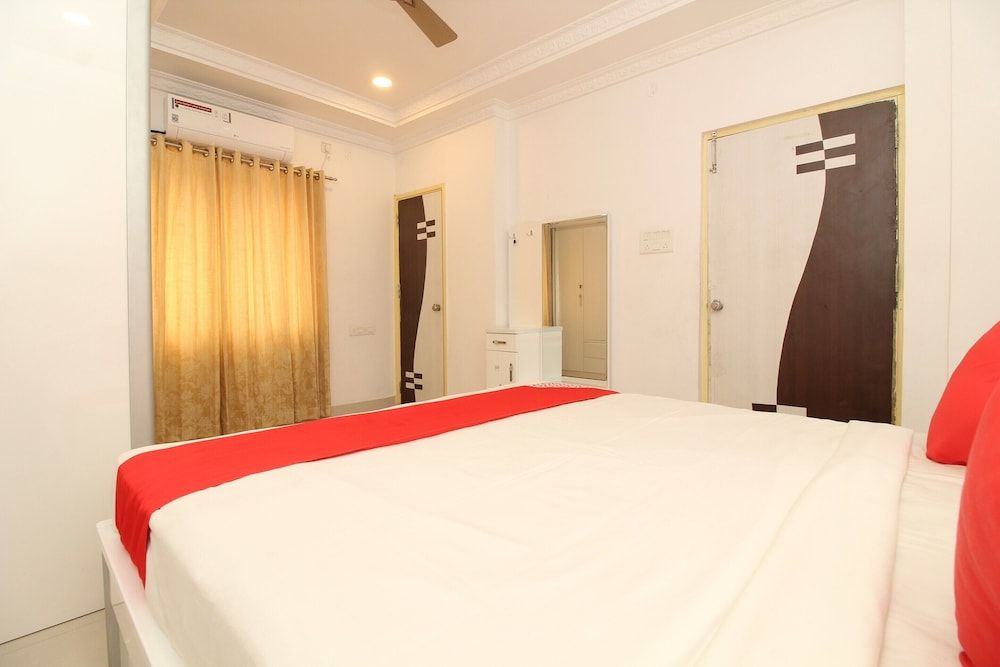 OYO 37499 Saba Service Apartments Deluxe Double Room 8