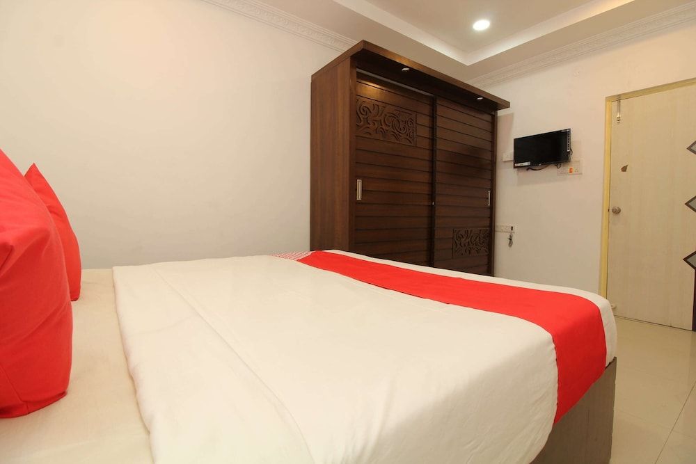 OYO 37499 Saba Service Apartments Basic Double Room 2
