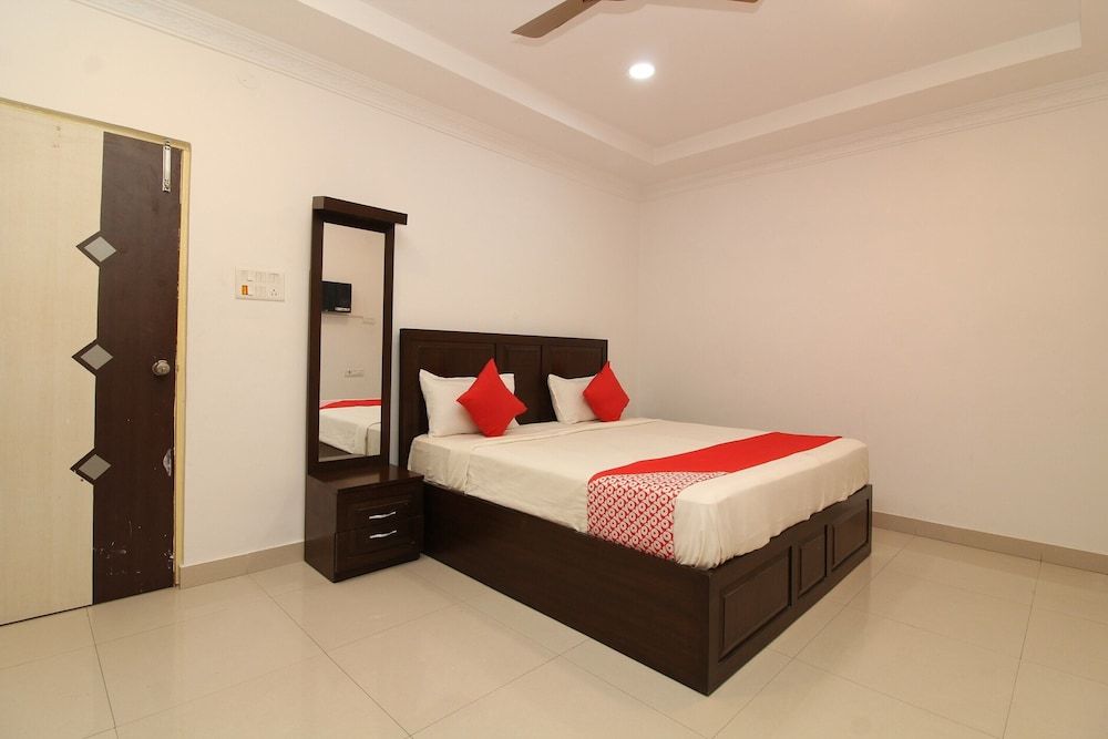 OYO 37499 Saba Service Apartments Basic Double Room 4