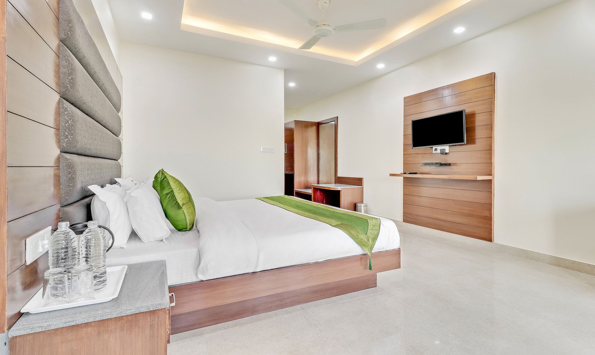 undefined Hotel Phoenix 9