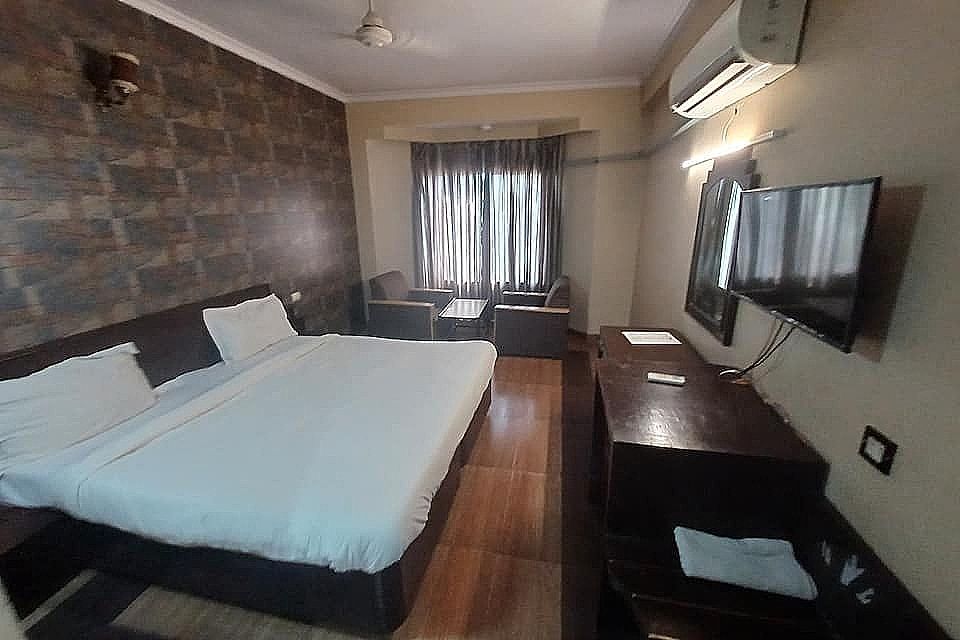 Hotel Maya International Deluxe Room 3