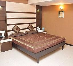 Hotel Maya International Deluxe Room 9