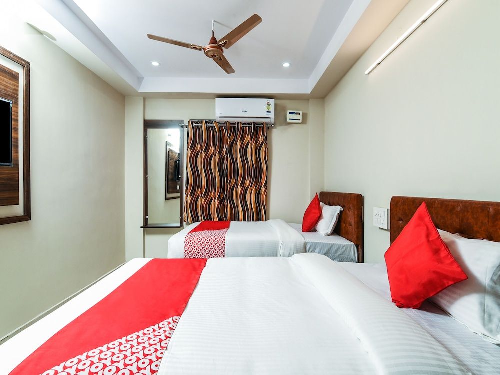 OYO 26559 Renuka Hotels Double or Twin Room 4
