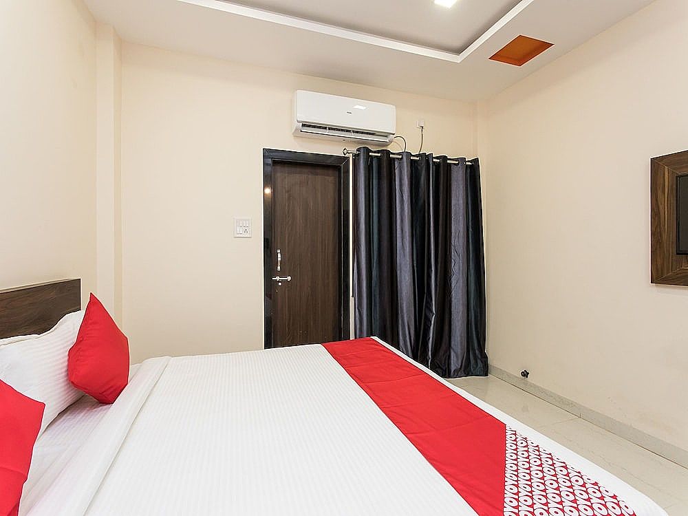 OYO 15823 Hotel Richmond Inn Double or Twin Room 4