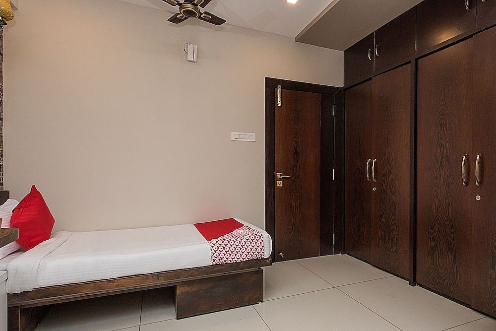 Capital O 18756 Signature Planet Standard Room 8