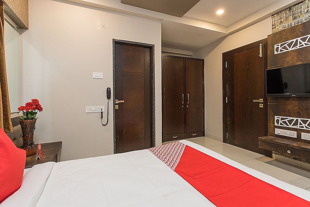 Capital O 18756 Signature Planet Standard Room 14