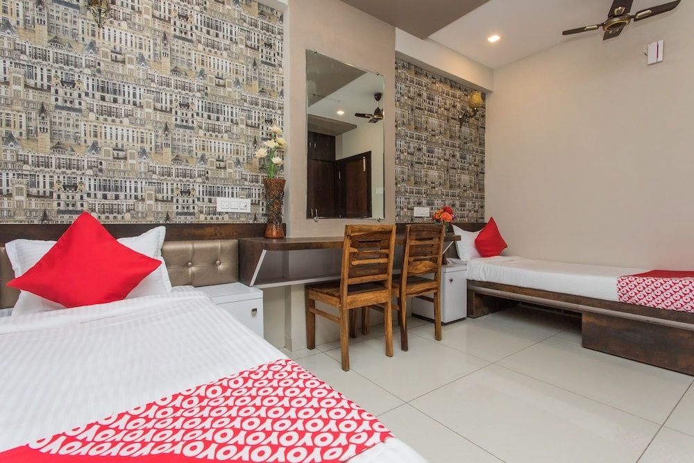 Capital O 18756 Signature Planet Standard Room 11