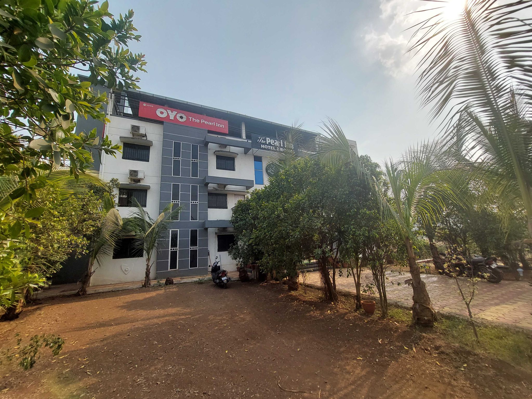 Hotel O The Pearl Inn