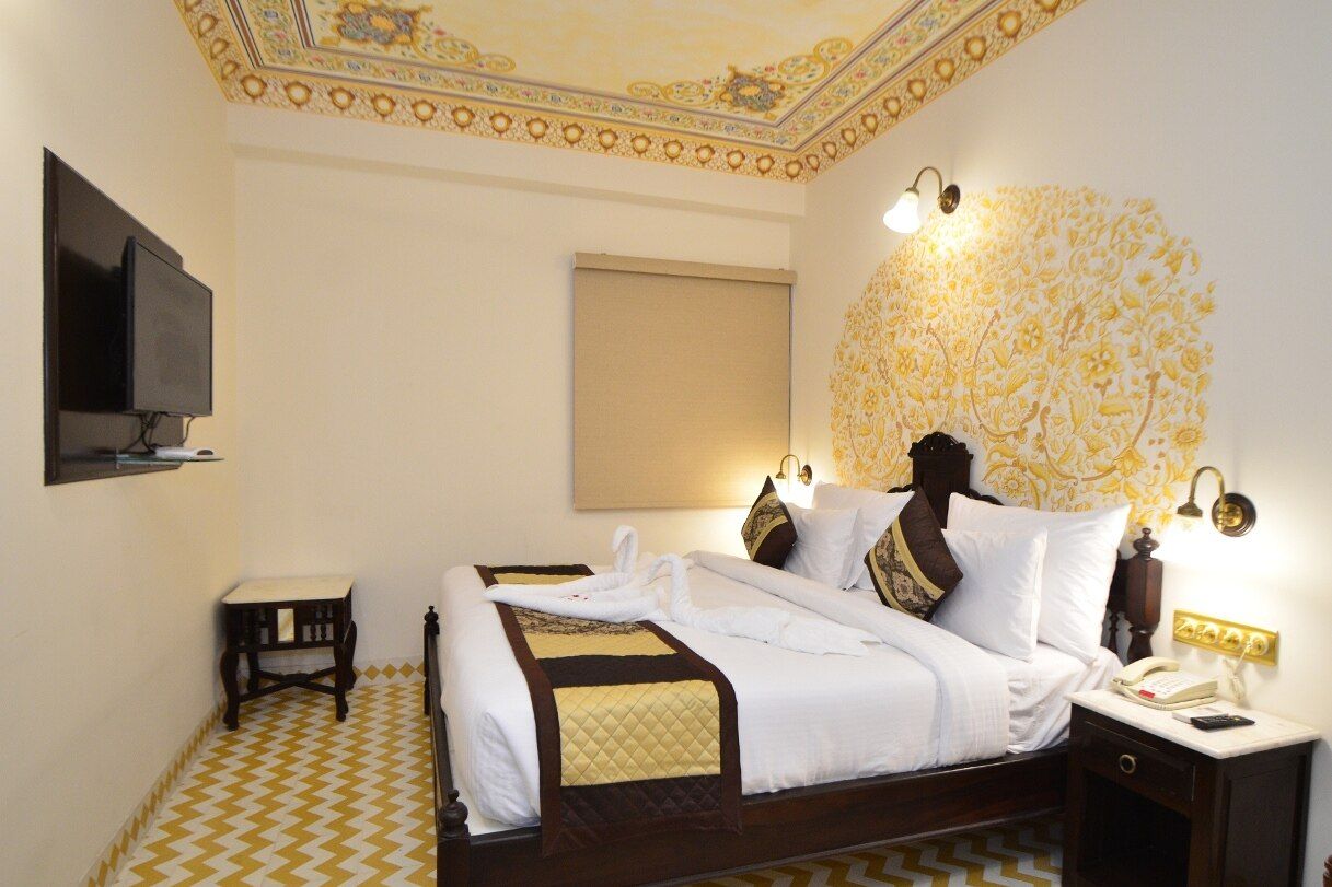 Nirbana Palace-A Heritage Hotel Deluxe Room 5