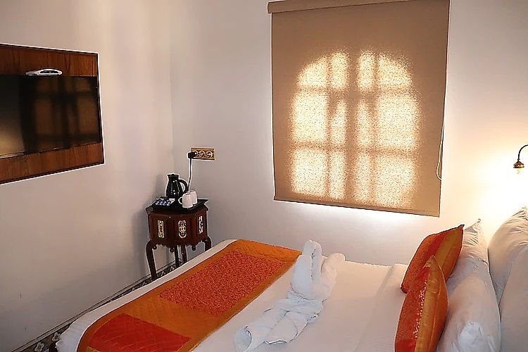 Nirbana Palace-A Heritage Hotel Deluxe Room 4