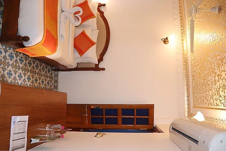 Nirbana Palace-A Heritage Hotel Deluxe Room