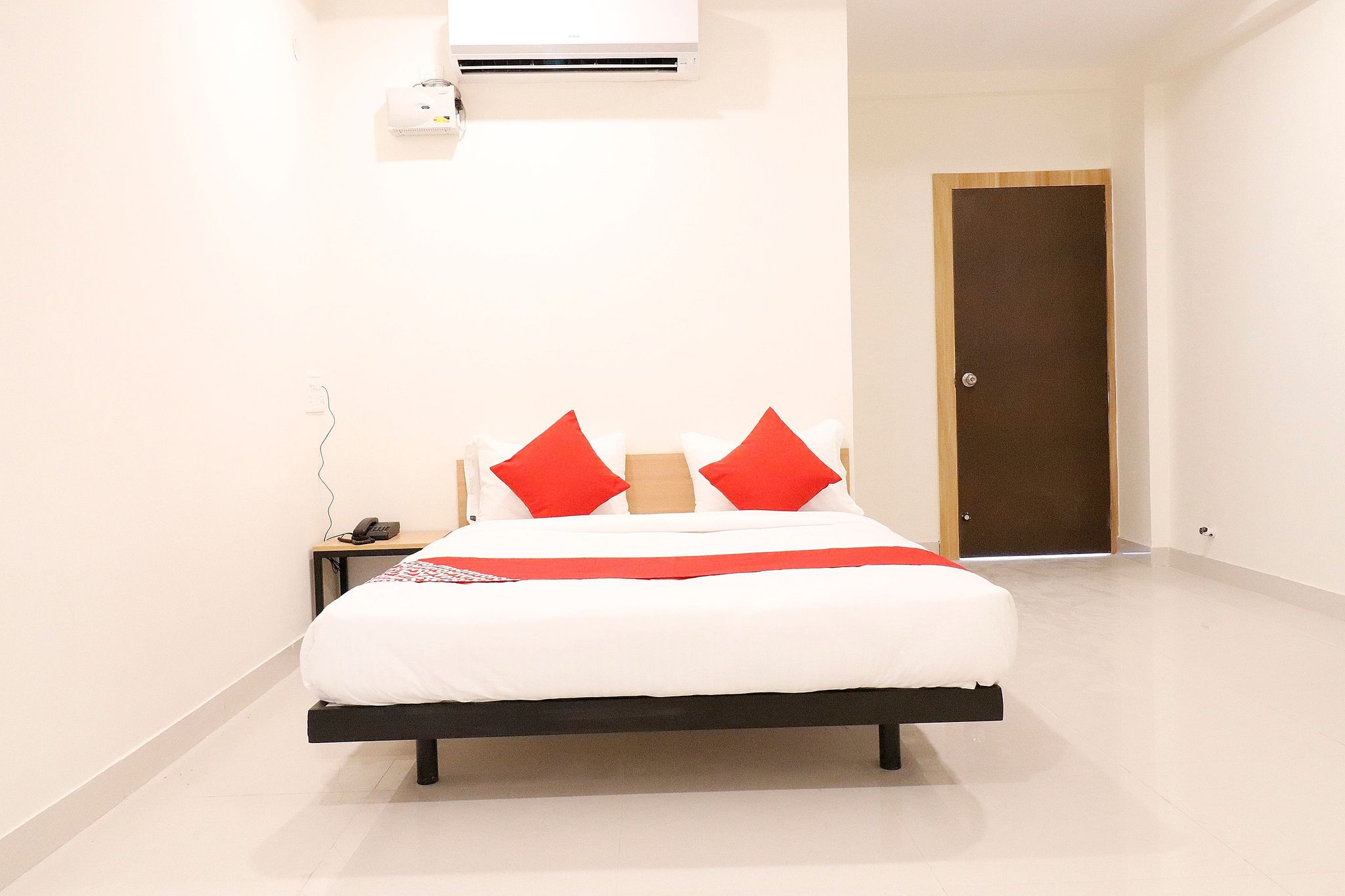 Super Collection O Manjari - Mundhwa Road Formerly 7 Treats Classic Room 5