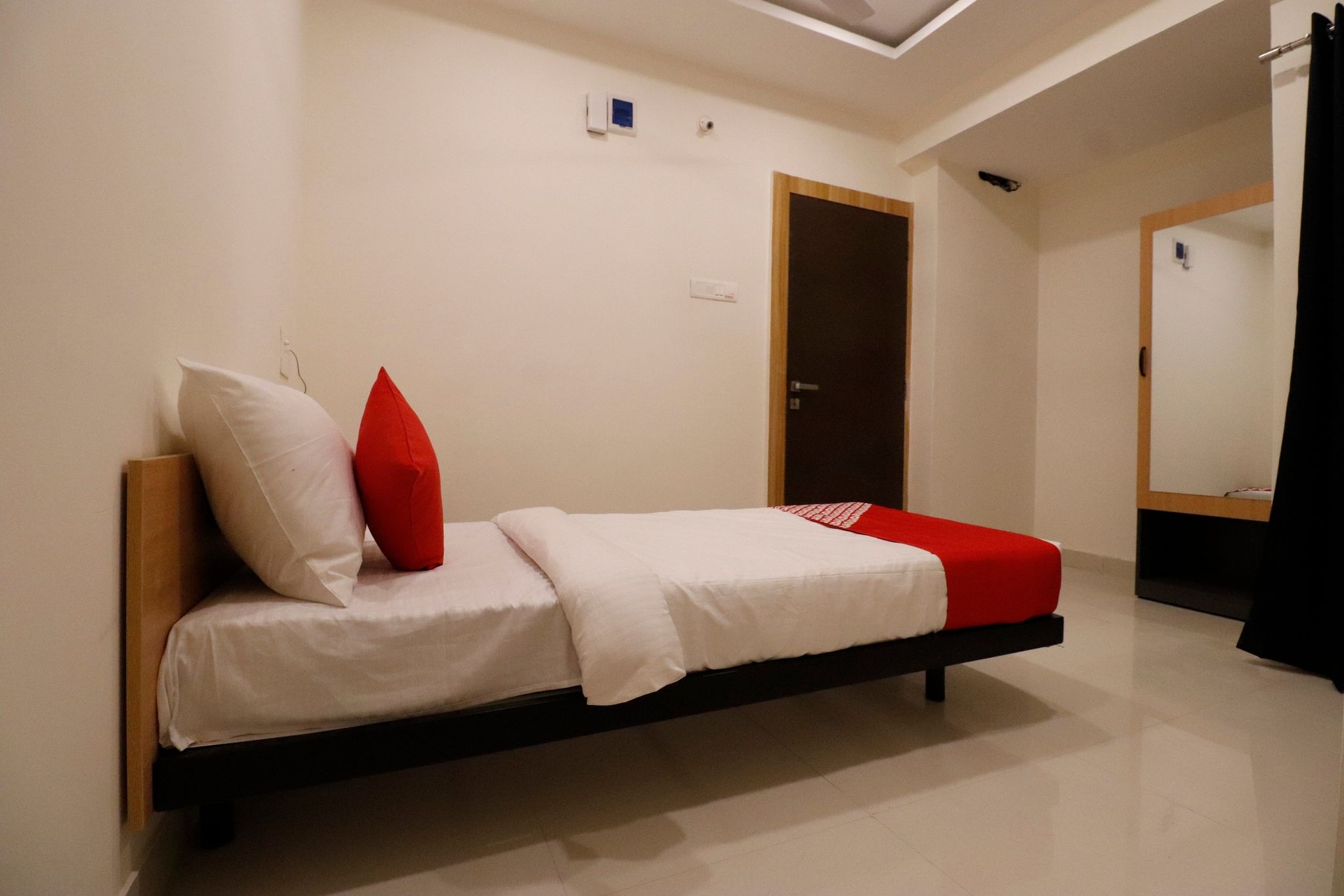 Super Collection O Manjari - Mundhwa Road Formerly 7 Treats Classic Room 9