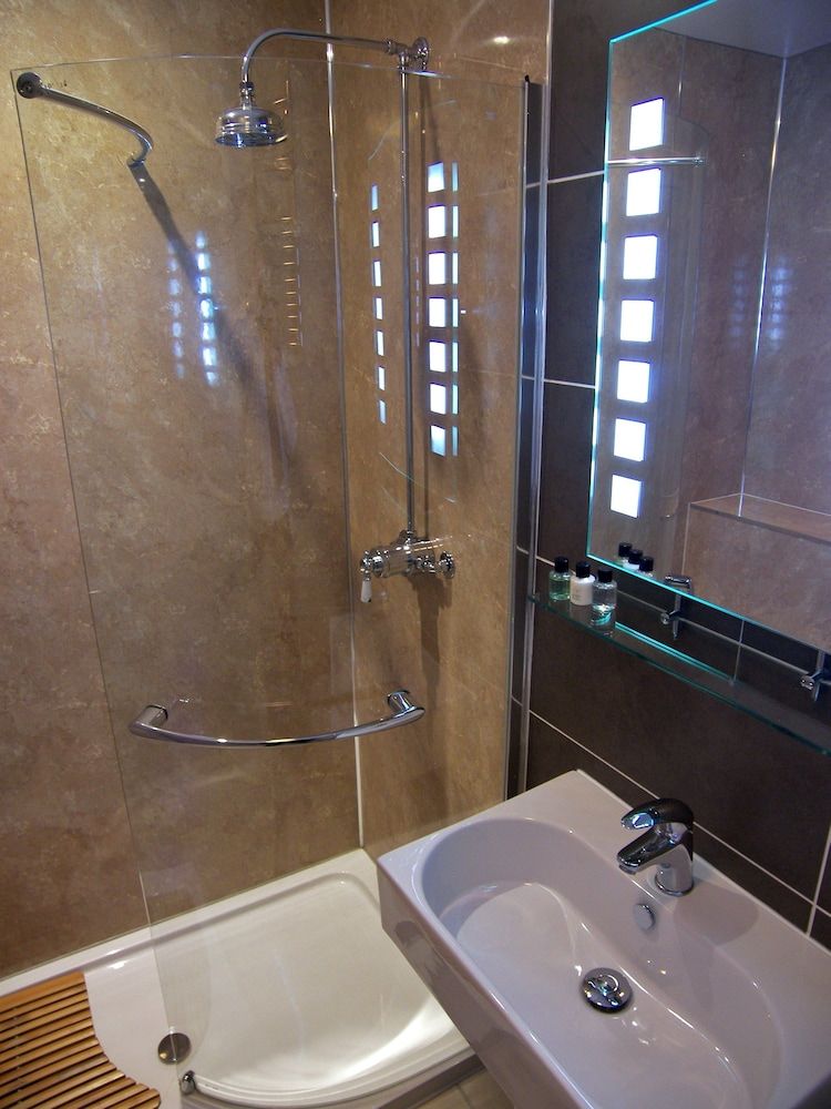 Rosemount Hotel Standard Double Room (No pets) 5