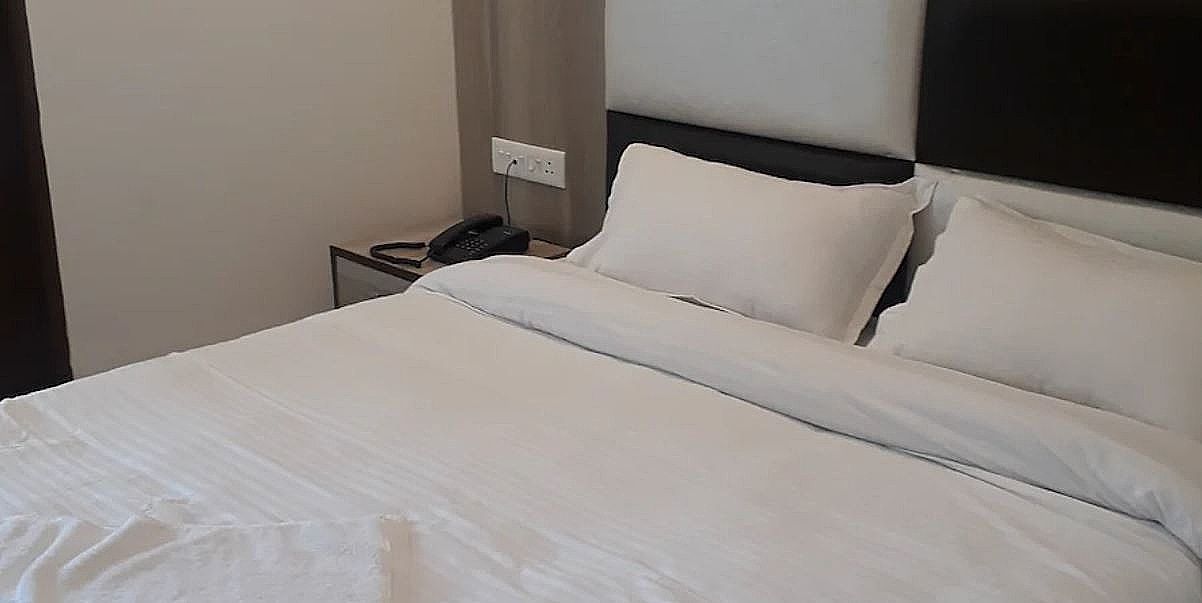 La Hill Vista Semi Deluxe room 2