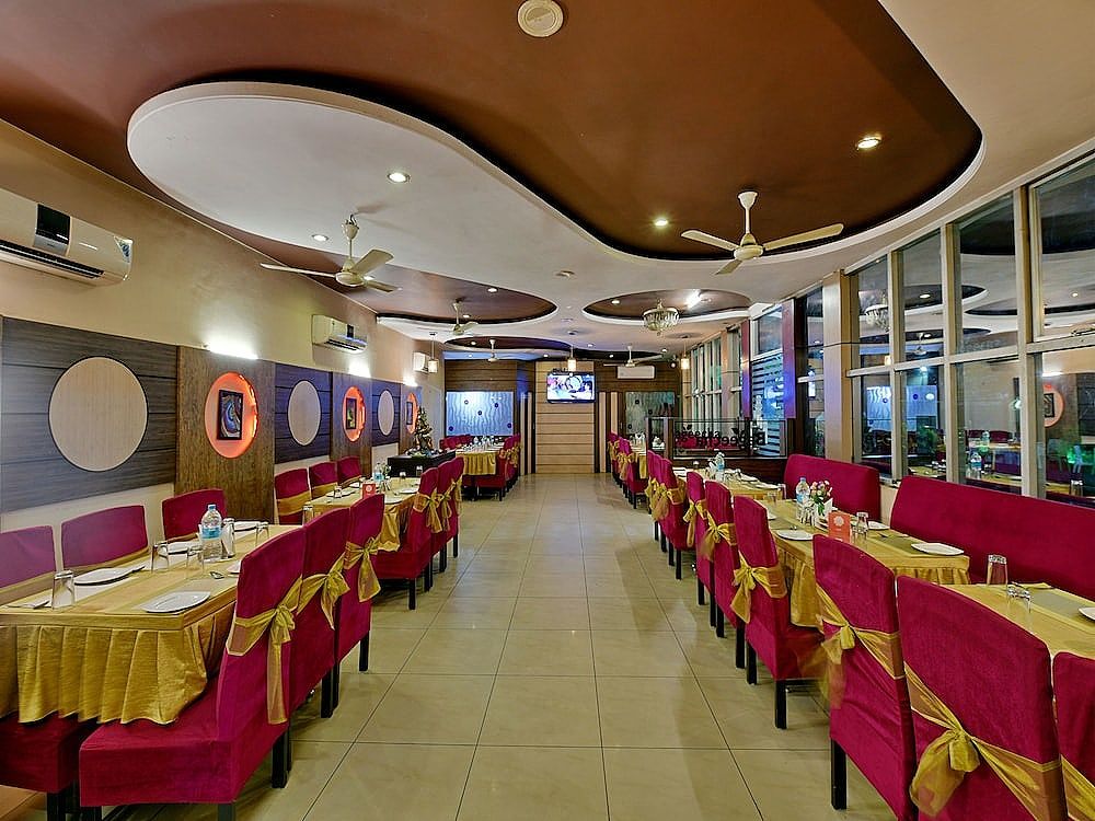 undefined OYO 11754 Hotel Classic 7 7