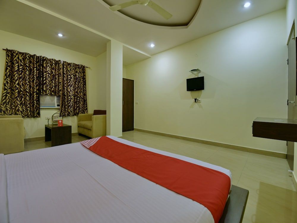 OYO 11754 Hotel Classic 7 Double or Twin Room 3
