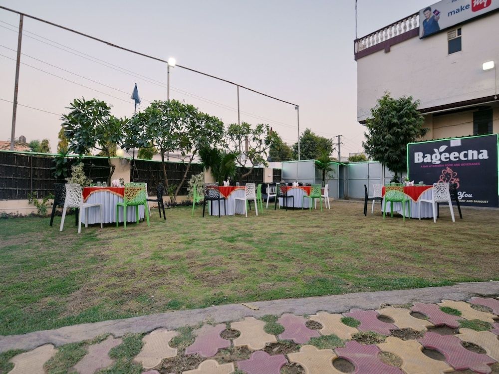 undefined OYO 11754 Hotel Classic 7 6