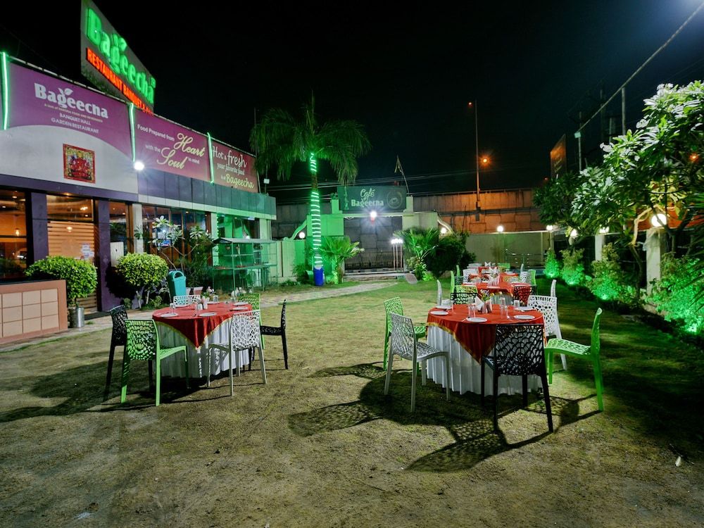 undefined OYO 11754 Hotel Classic 7 9