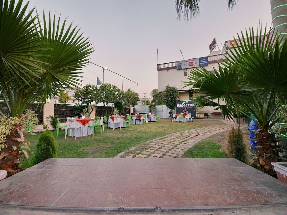 undefined OYO 11754 Hotel Classic 7 5