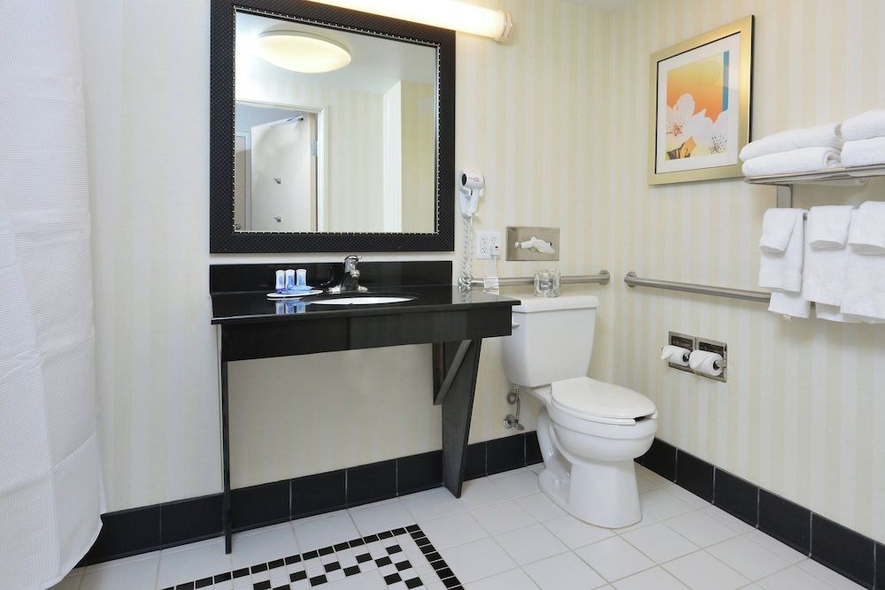 Studio, Multiple Beds, Non Smoking (Mobility Accessible, Tub)