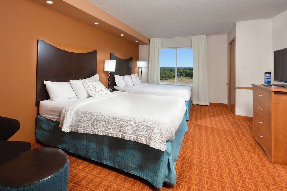 Room, 2 Queen Beds, Non Smoking (Mobility Accessible, Tub)