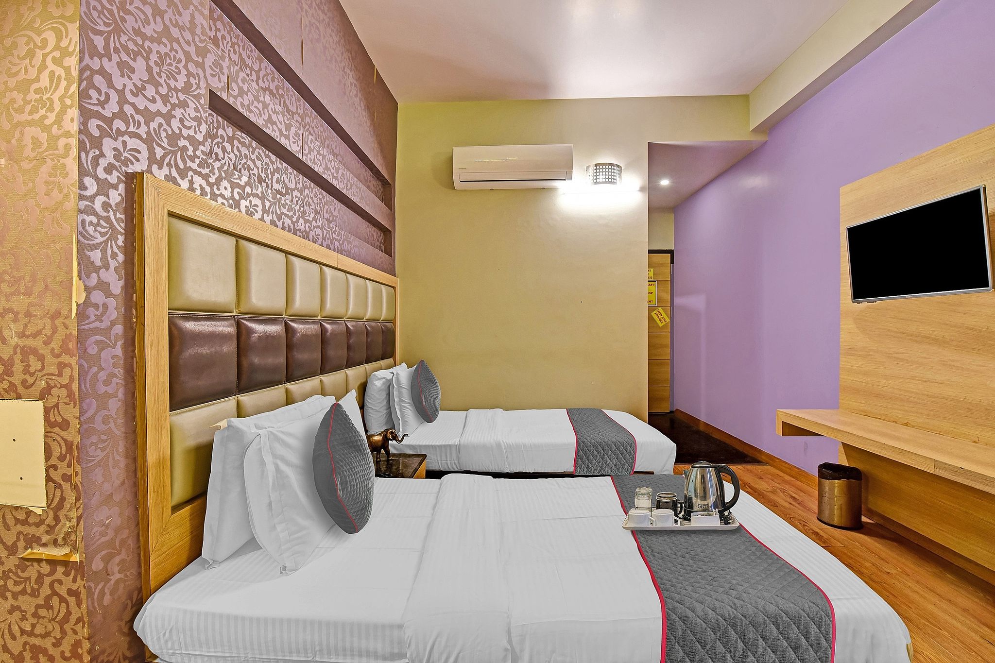 Super Townhouse Bani Park Formerly Aroma Residency Classic Room 9