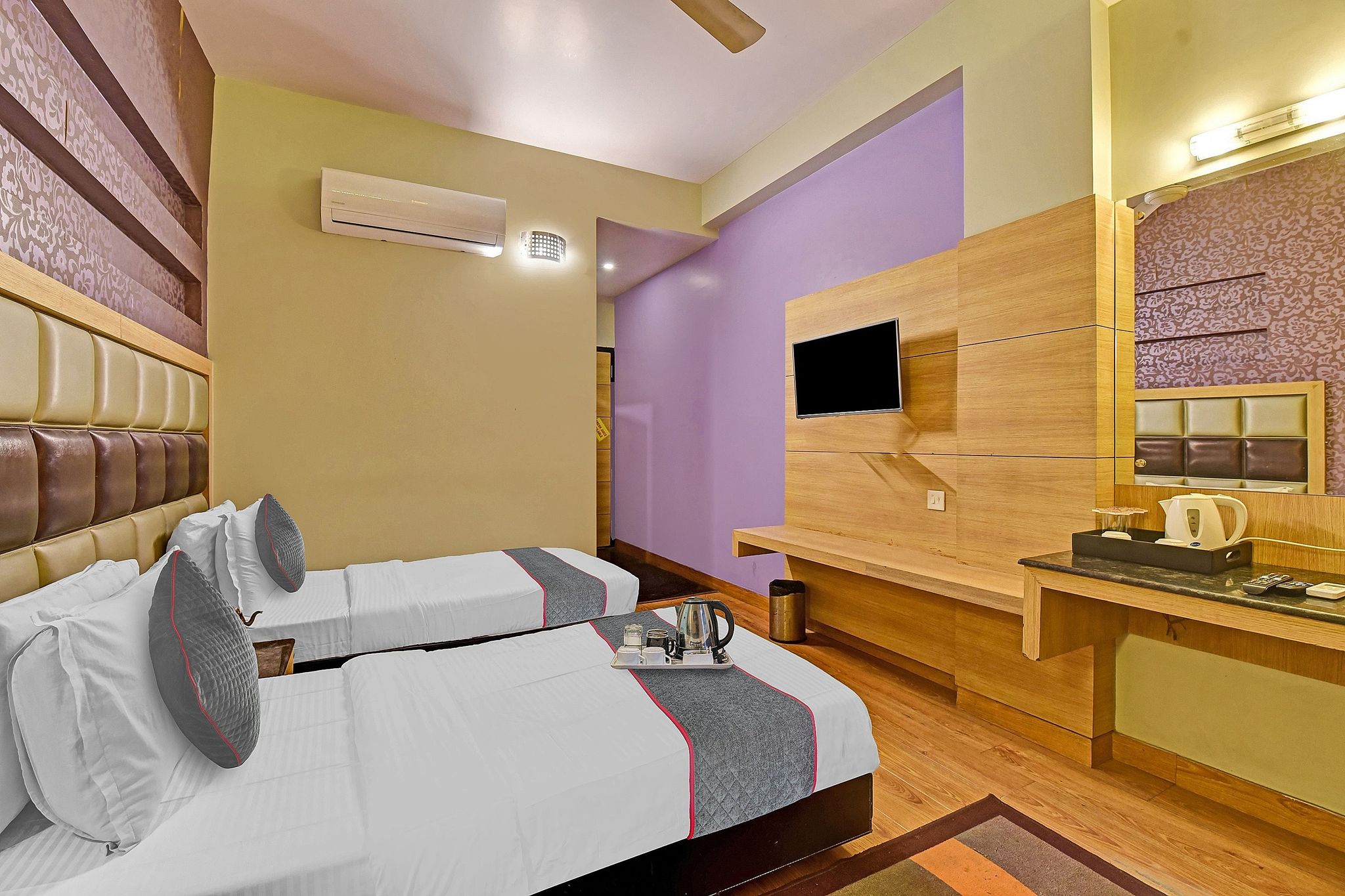 Super Townhouse Bani Park Formerly Aroma Residency Classic Room 10