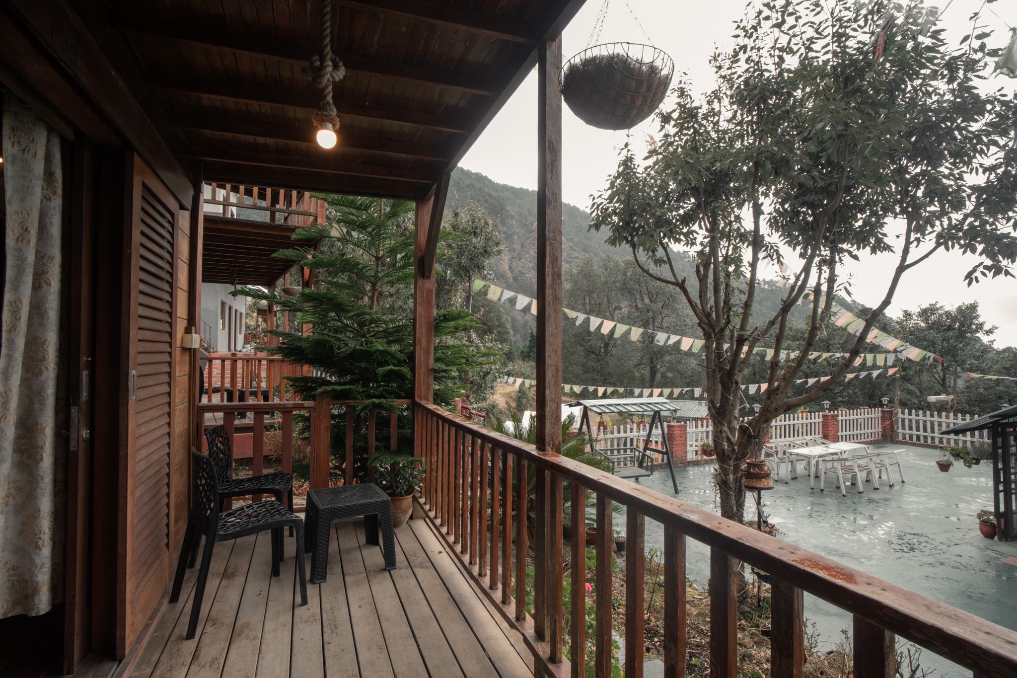 Hotel Aranya Virasat Wooden Cottage with Balcony and Valley View 12