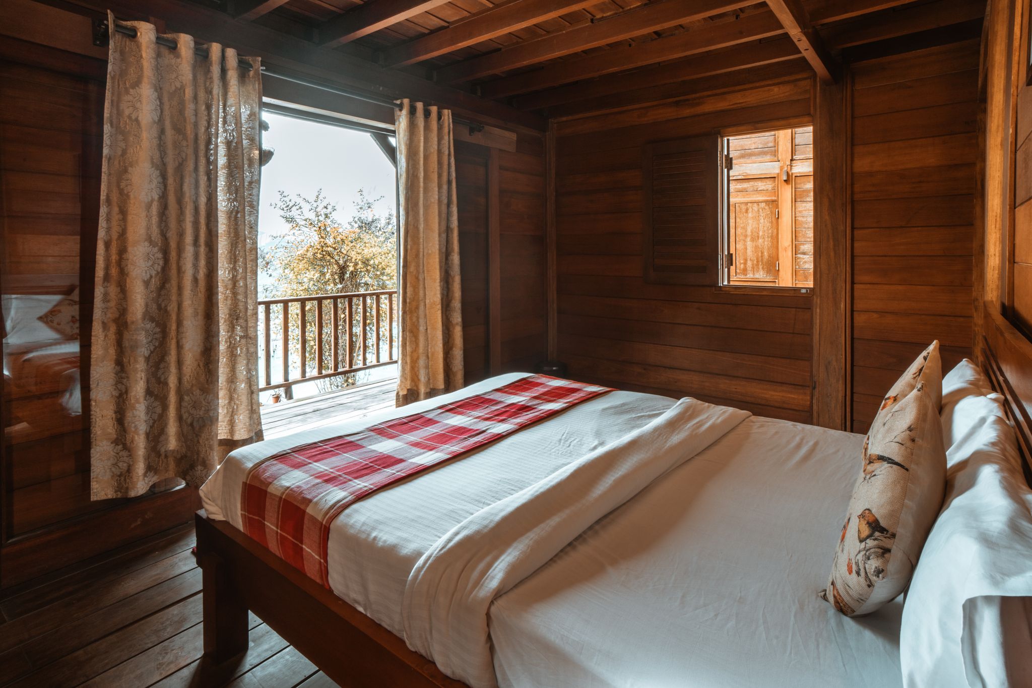 Hotel Aranya Virasat Wooden Cottage with Balcony and Valley View 3