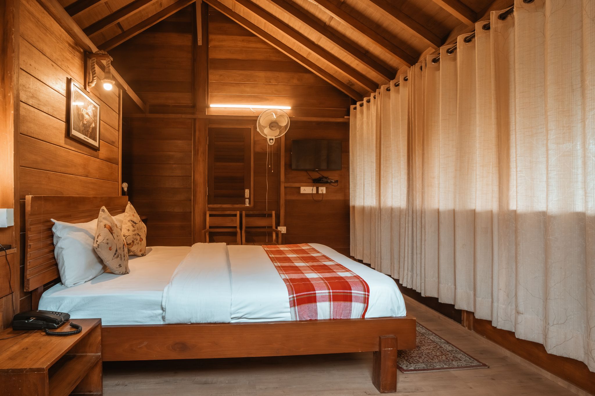 Hotel Aranya Virasat Wooden Cottage with Balcony and Valley View 6