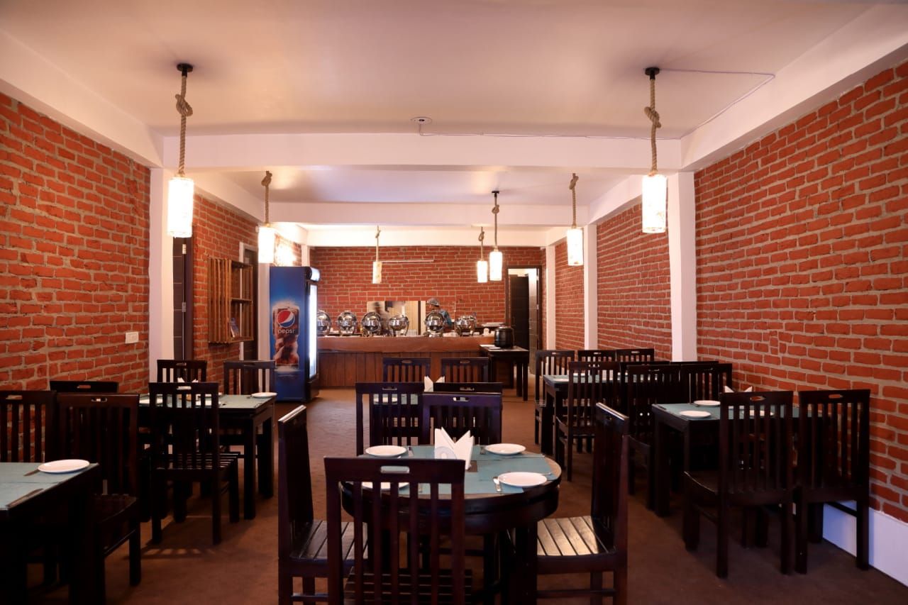 Food & Dining