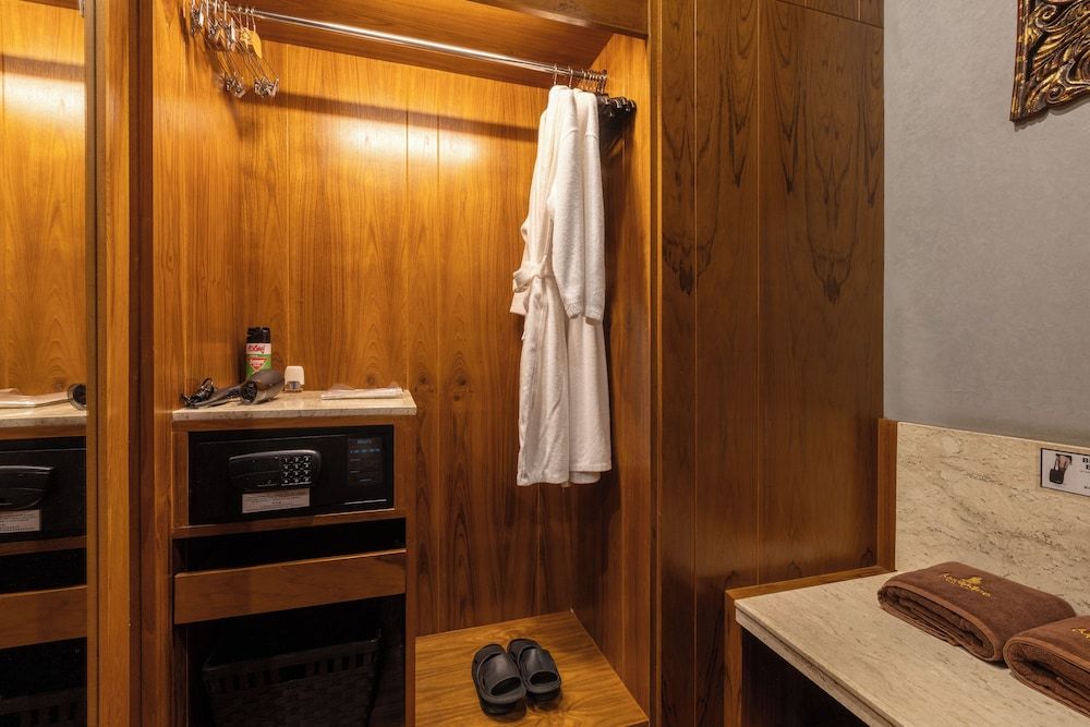 Sawasdee Village Cabana Suite Pool Access 16