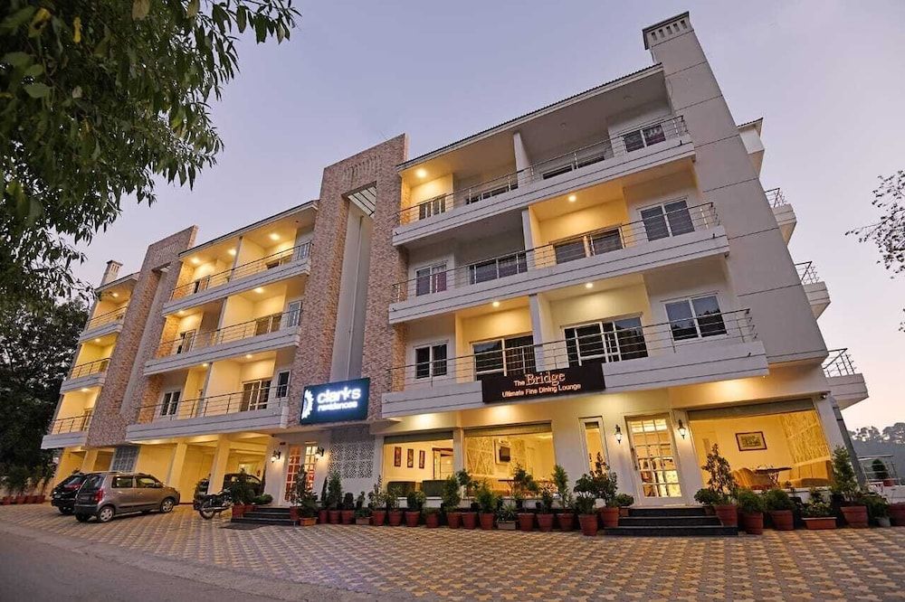 Clarks Inn Bhowali, Nainital (20 Mins from Neem Karoli Baba Ashram, Kainchi Dham)