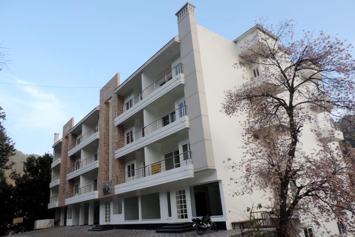 Clarks Inn Bhowali, Nainital (20 Mins from Neem Karoli Baba Ashram, Kainchi Dham)