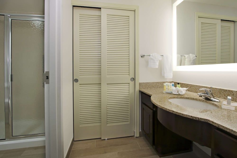 Homewood Suites by Hilton Miami Airport West Studio Suite, 1 King Bed 6