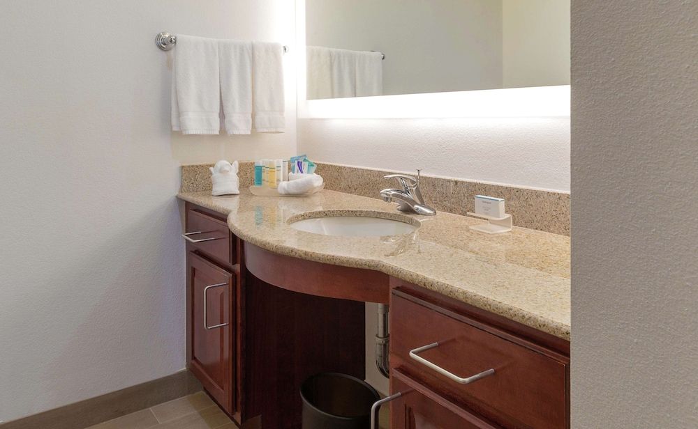 Homewood Suites by Hilton Miami Airport West Studio Suite, 1 King Bed 6