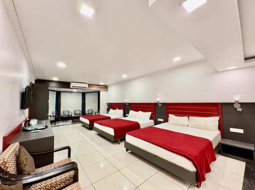 Family Suit Room 4 King Bedded