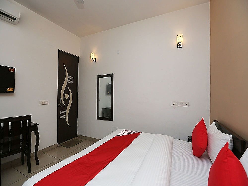 undefined OYO 15674 Mahak Residency 9