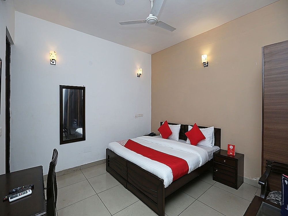 undefined OYO 15674 Mahak Residency 4