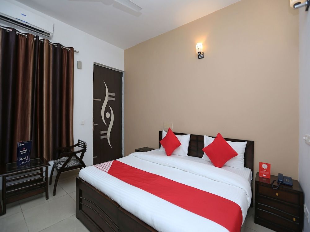 OYO 15674 Mahak Residency Standard Room 10